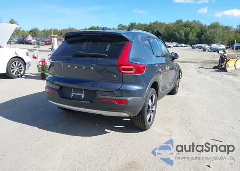 2021 Volvo Xc40 T5 Momentum z USA, uszkodzony, nr VIN YV4162UK4M2457735